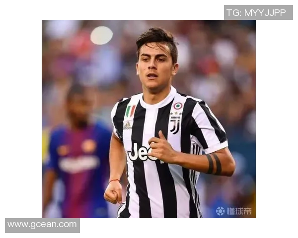 足球明星时尚生活瞬间分享帅照集锦尽显魅力与风采