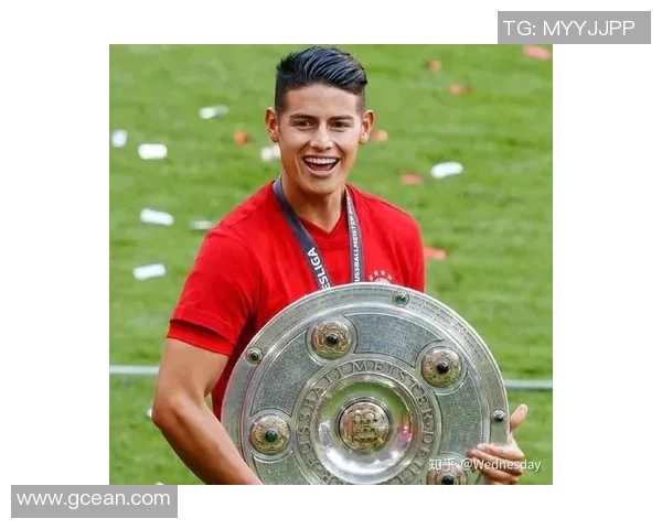 国外足球明星小黑子的成长之路与辉煌成就探秘